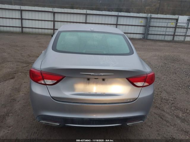 Chrysler 200 Limited Image 4