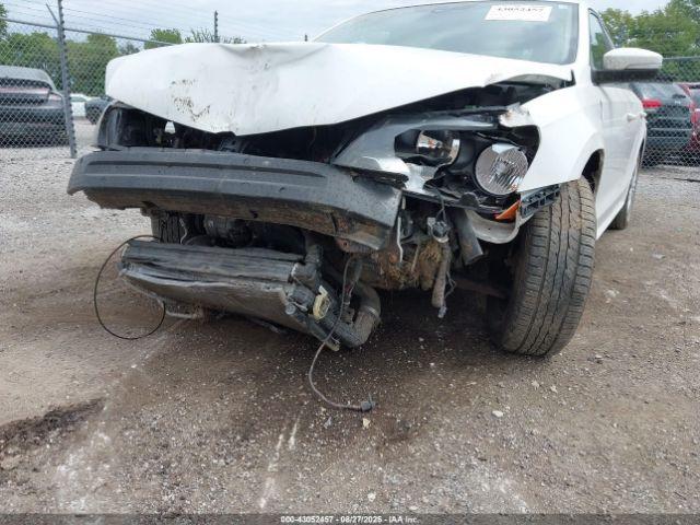 Volkswagen Passat 1.8t S Image 9