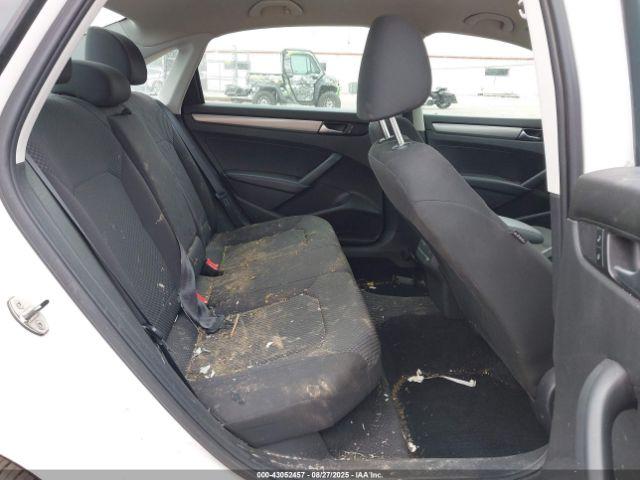 Volkswagen Passat 1.8t S Image 7