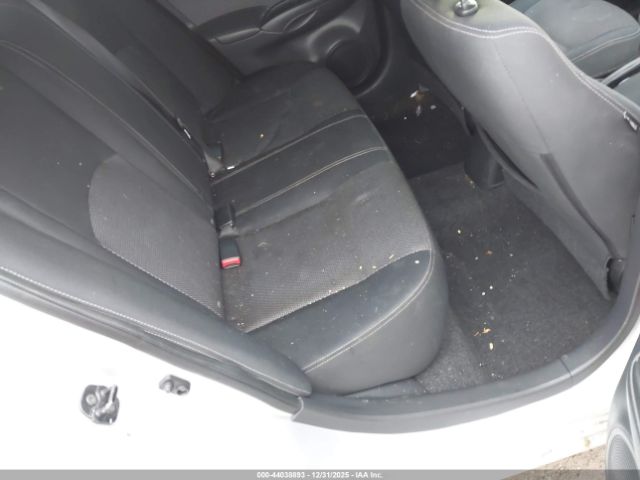 Nissan Versa 1.6 Sv Image 14