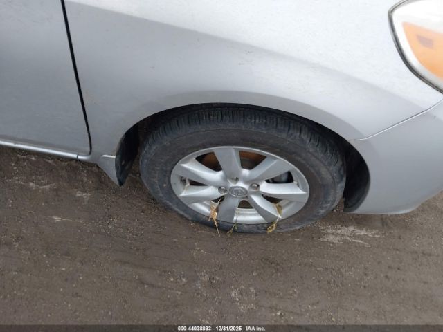 Nissan Versa 1.6 Sv Image 12