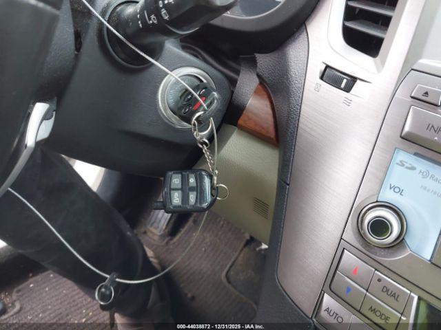 Subaru Outback 2.5i Limited Image 9