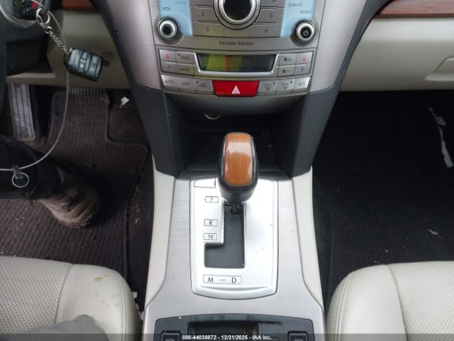 Subaru Outback 2.5i Limited Image 8