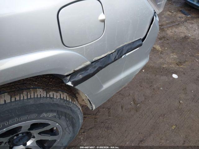 Toyota 4Runner Limited V6 Image 10