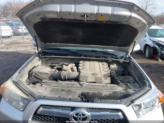 Toyota 4Runner Limited V6 Image 15