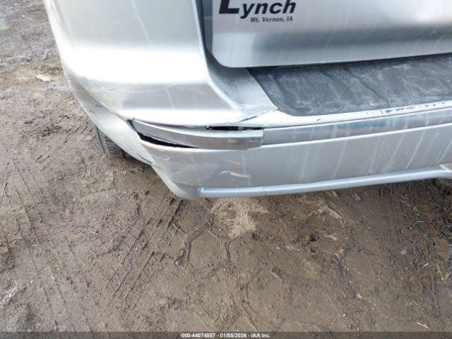 Toyota 4Runner Limited V6 Image 11