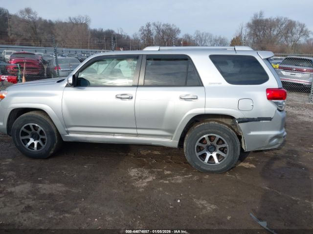 Toyota 4Runner Limited V6 Image 14