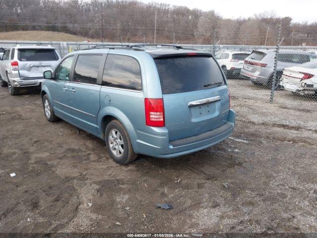 Chrysler Town & Country Touring Image 3