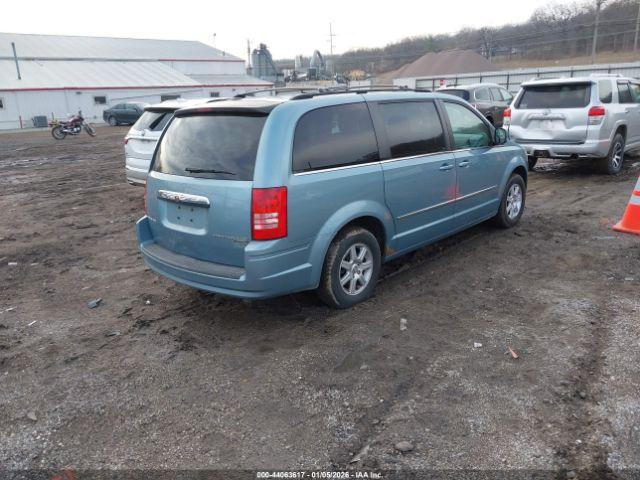 Chrysler Town & Country Touring Image 5