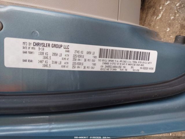 Chrysler Town & Country Touring Image 13