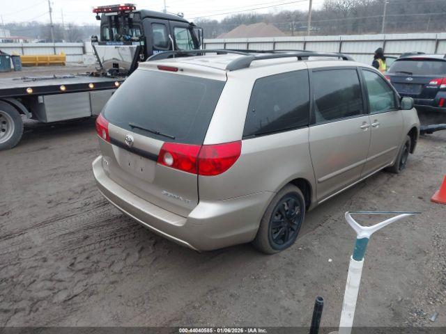 Toyota Sienna Ce Image 11