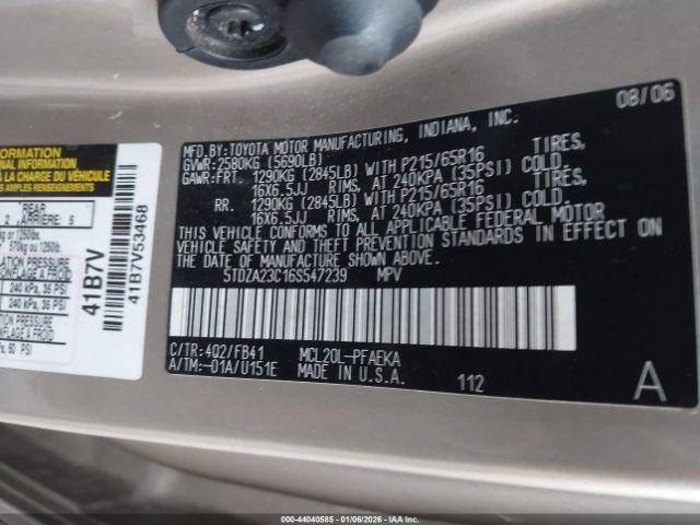 Toyota Sienna Ce Image 10