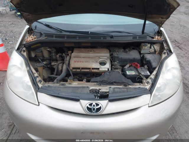 Toyota Sienna Ce Image 13