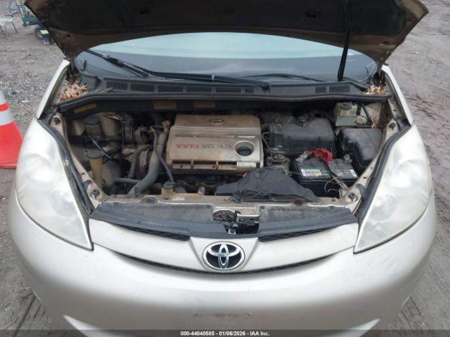 Toyota Sienna Ce Image 13