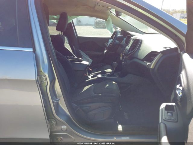 Jeep Cherokee Latitude Image 2