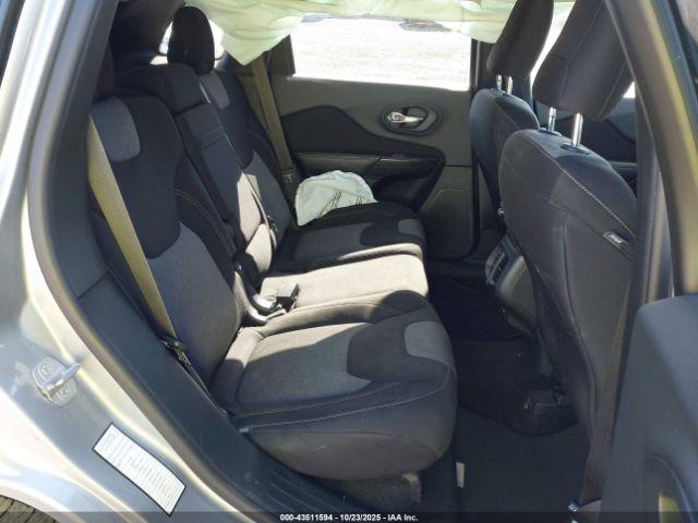 Jeep Cherokee Latitude Image 13