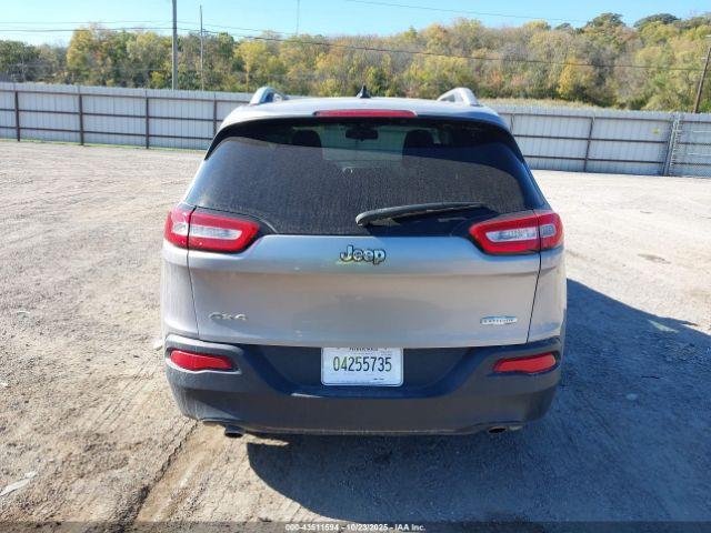 Jeep Cherokee Latitude Image 14