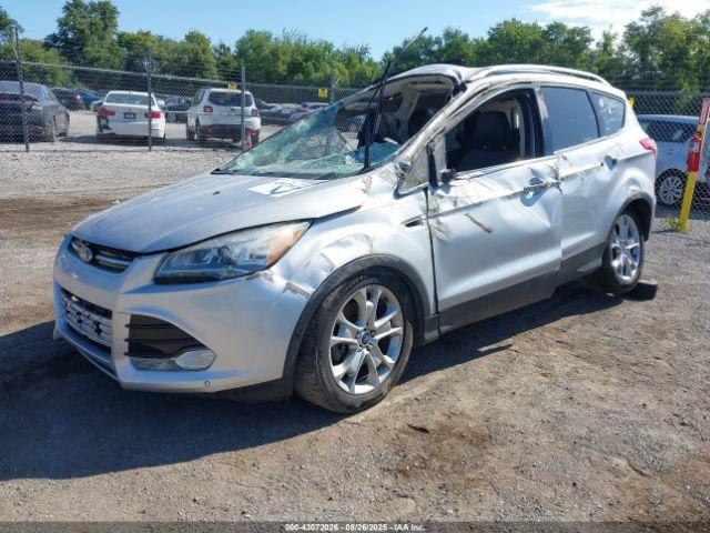 Ford Escape Titanium Image 3