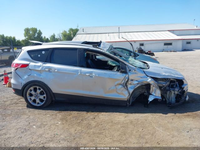 Ford Escape Titanium Image 16