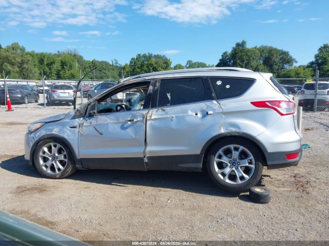 Ford Escape Titanium Image 13