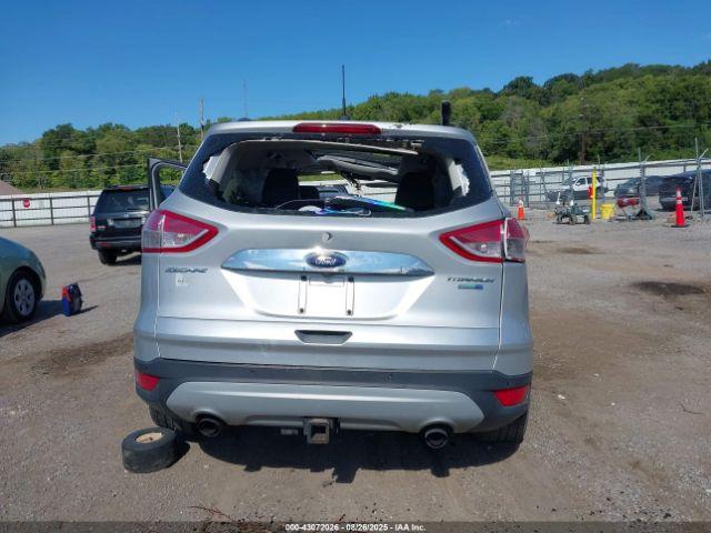 Ford Escape Titanium Image 15
