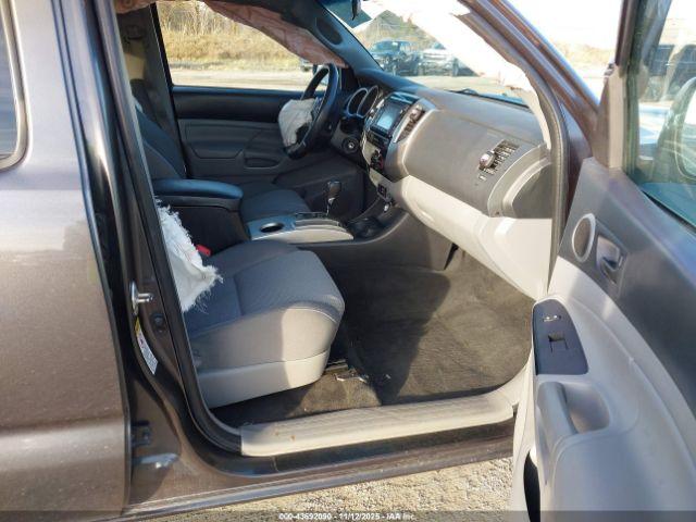 Toyota Tacoma Base V6 Image 12