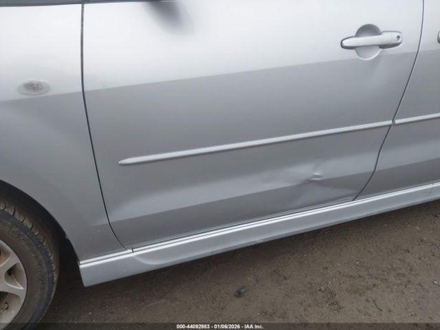 Mazda Mazda5 Touring Image 6