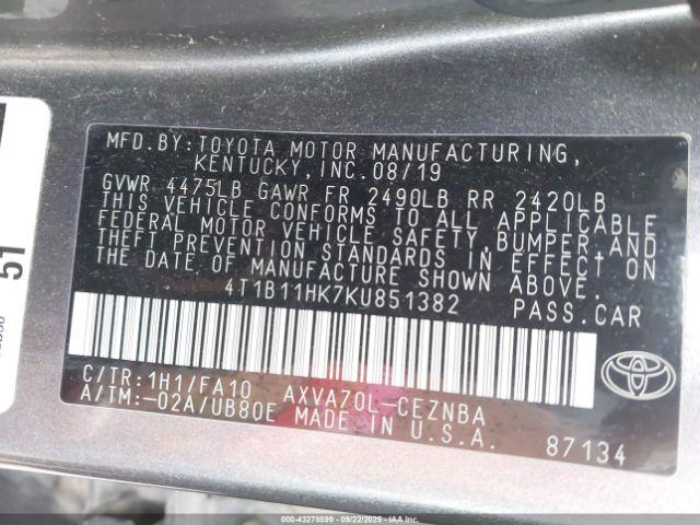 Toyota Camry Le Image 6