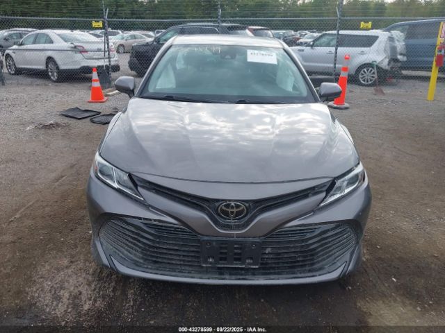 Toyota Camry Le Image 13