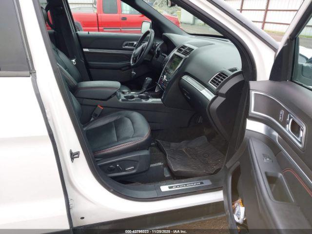 Ford Explorer Sport Image 8