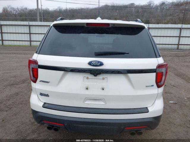 Ford Explorer Sport Image 10