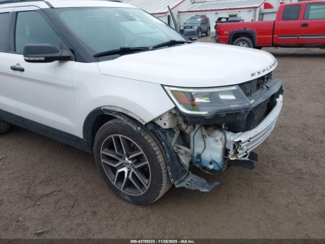 Ford Explorer Sport Image 19