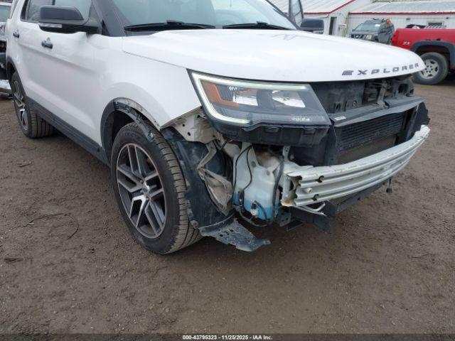 Ford Explorer Sport Image 16
