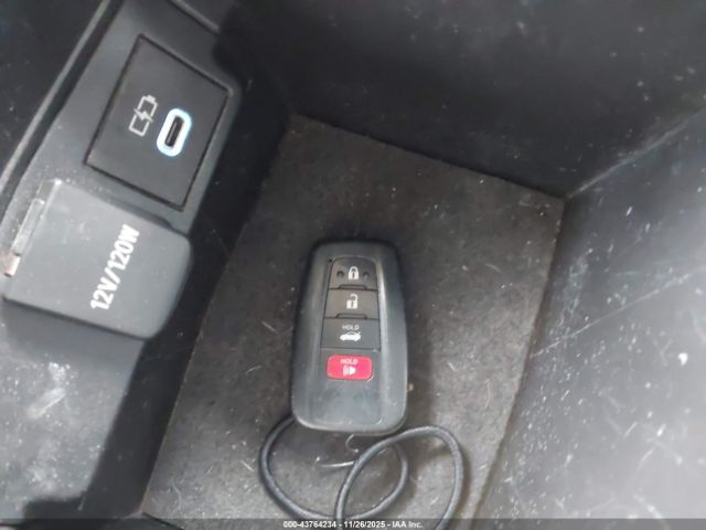 Toyota Corolla Hybrid Le Image 9