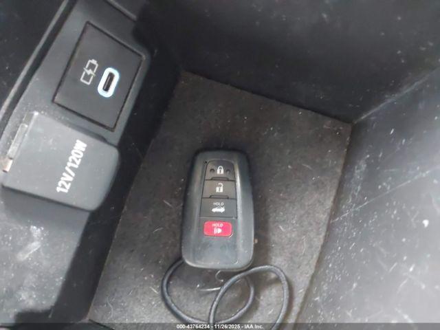 Toyota Corolla Hybrid Le Image 9