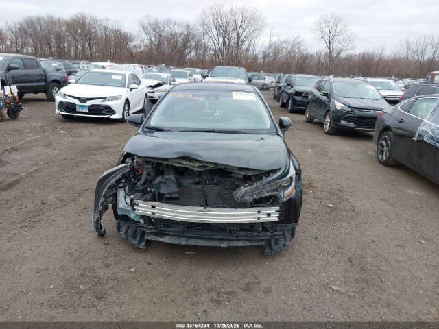 Toyota Corolla Hybrid Le Image 13