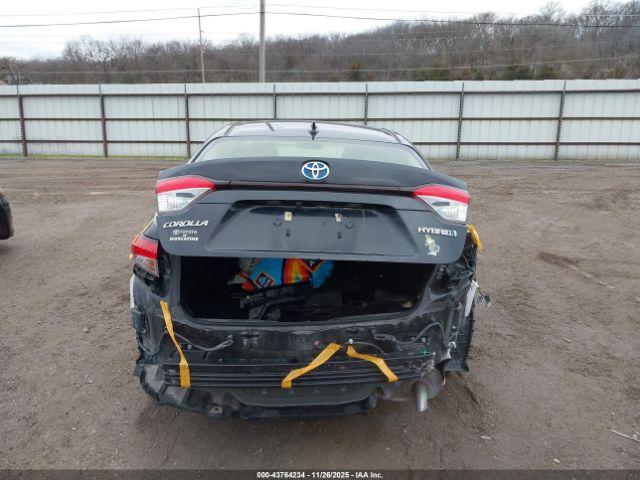 Toyota Corolla Hybrid Le Image 8