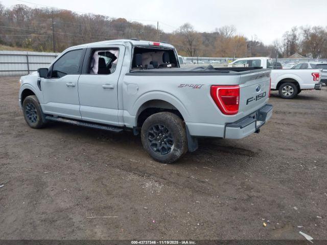 Ford F-150 Xlt Image 4