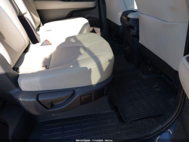 Toyota Grand Highlander Xle Image 14