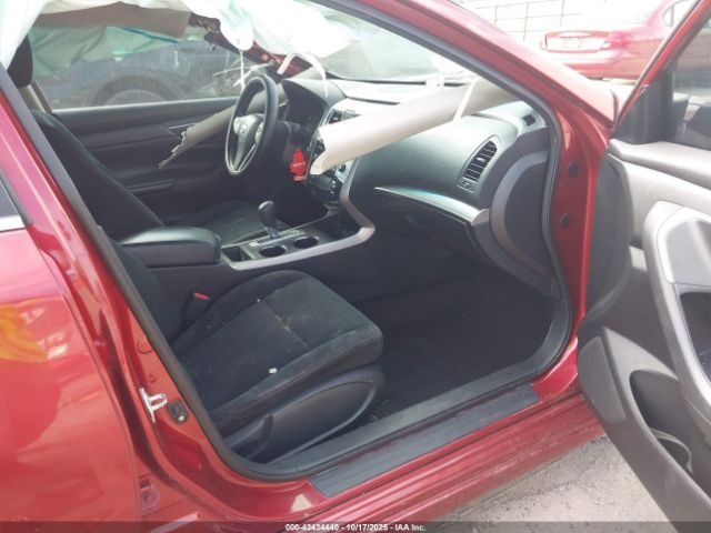 Nissan Altima Image 6