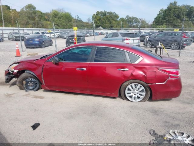 Nissan Altima Image 15