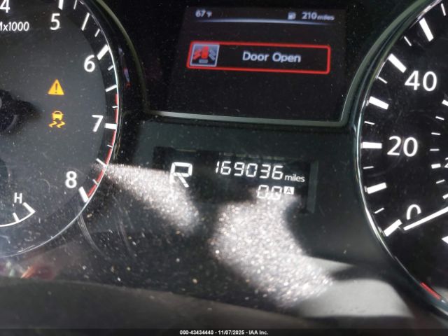 Nissan Altima Image 16