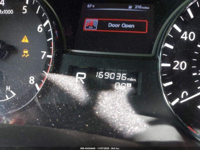 Nissan Altima Image 16