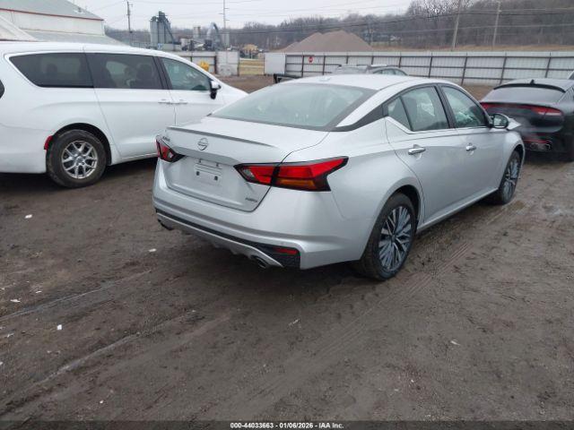 Nissan Altima Sv Awd Image 10