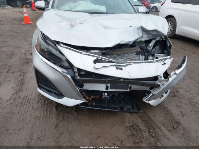 Nissan Altima Sv Awd Image 6