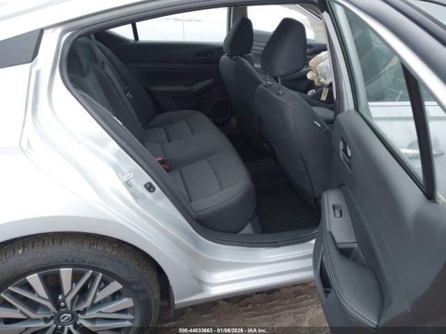 Nissan Altima Sv Awd Image 16