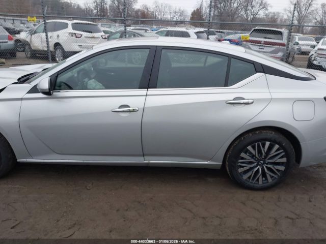 Nissan Altima Sv Awd Image 15