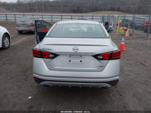 Nissan Altima Sv Awd Image 12